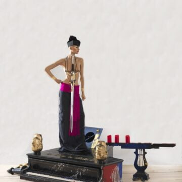 Pisani, Vettor, una tomba per Claretta Petacci, una tomba per Mussolini, 1974, pianoforte, bronzo, manichino, spada, legno, candele, materiale diverse, VAF 1441, Roverto, Mart